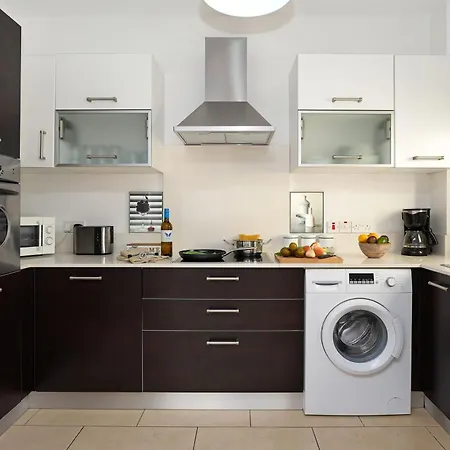 Crystalia - 350m From Kalamies Vilă