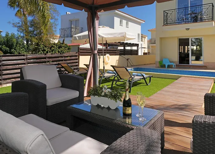 Crystalia - 350m From Kalamies