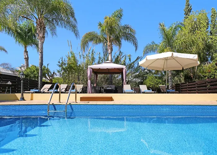 Crystalia - 350m From Kalamies *