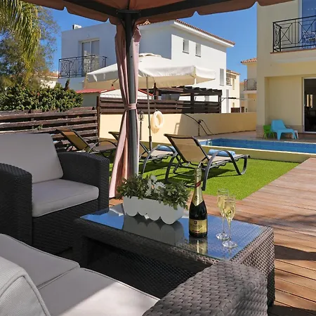 Crystalia - 350m From Kalamies