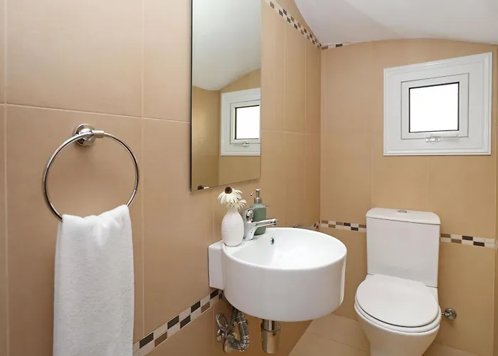 Crystalia - 350m From Kalamies Villa Protaras