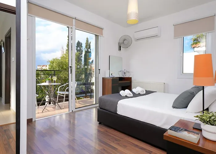 Crystalia - 350m From Kalamies