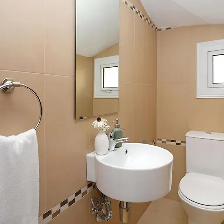 Crystalia - 350m From Kalamies Villa Protaras